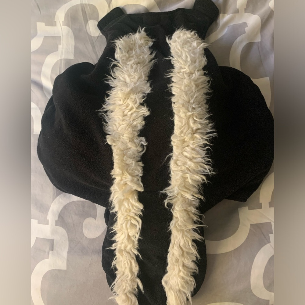 Cute skunk costume for Halloween! For 12 month old